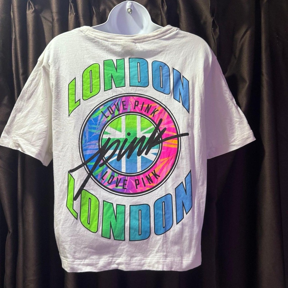 VS PINK | Destination | Neon cropped London shirt